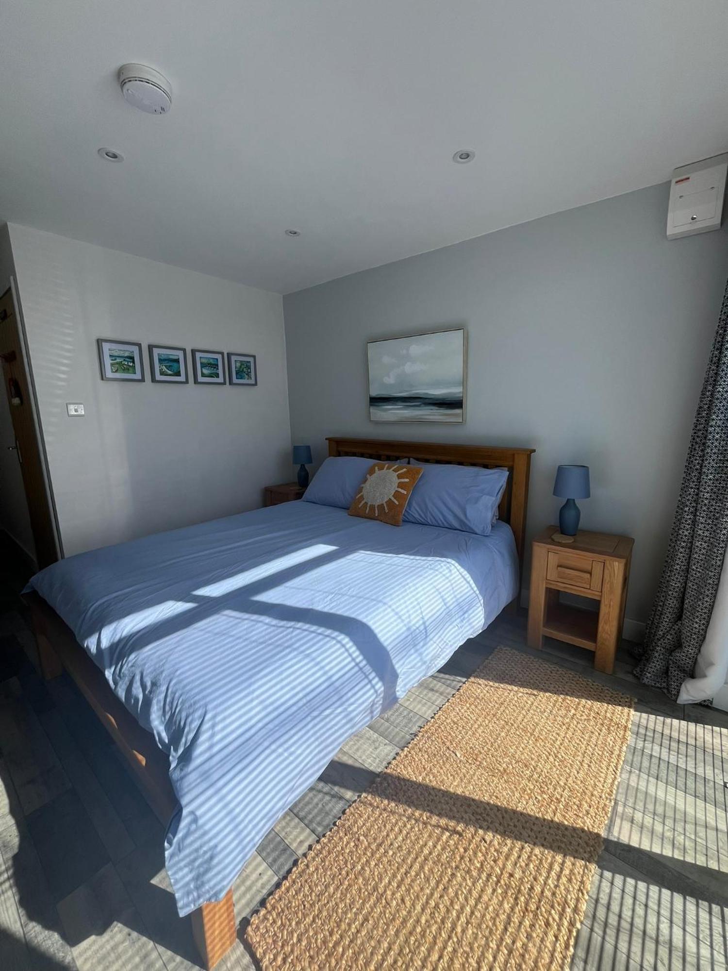 Entire Guest Suite In Four Mile Bridge, Rhoscolyn Valley Zewnętrze zdjęcie