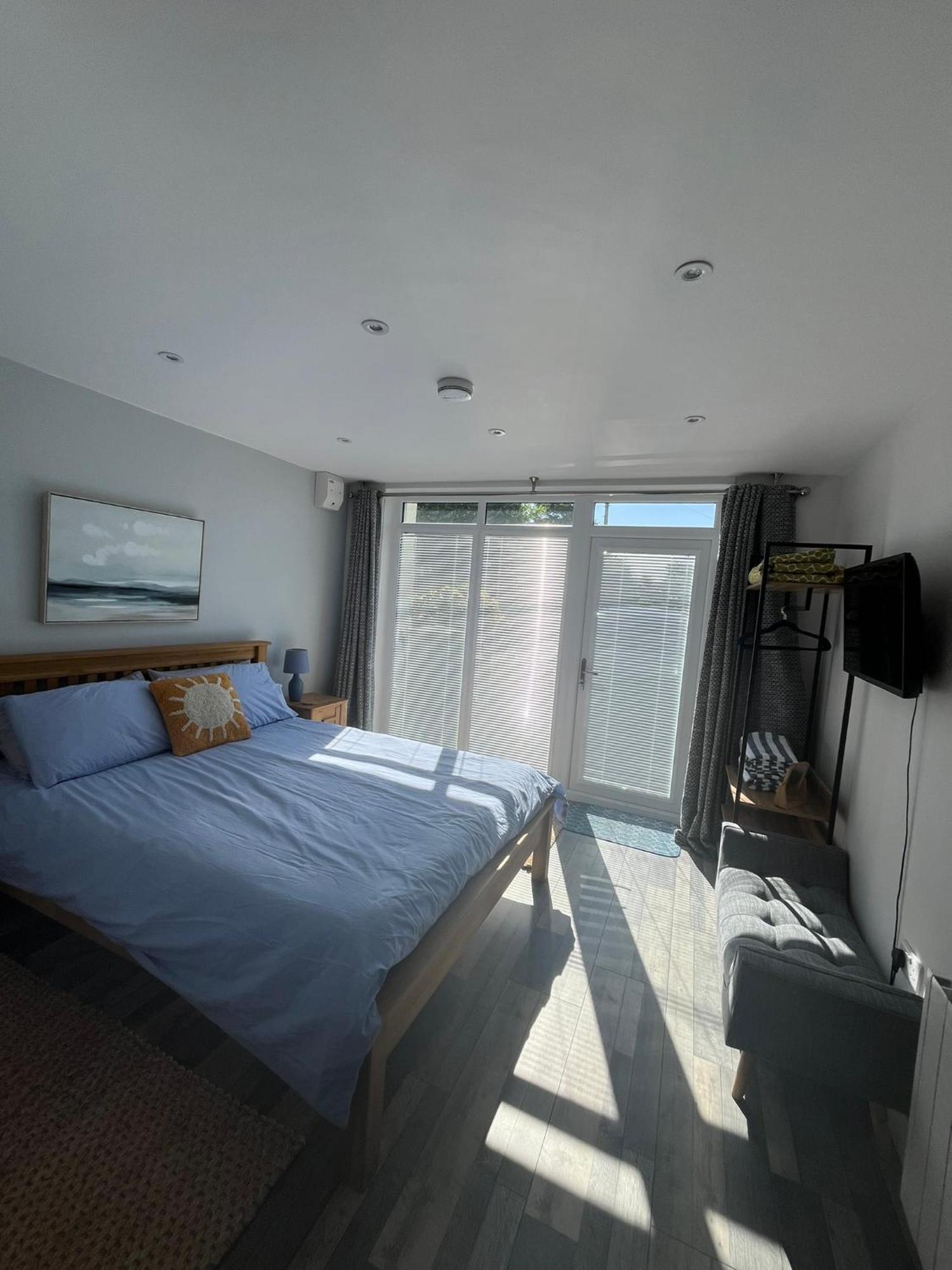 Entire Guest Suite In Four Mile Bridge, Rhoscolyn Valley Zewnętrze zdjęcie